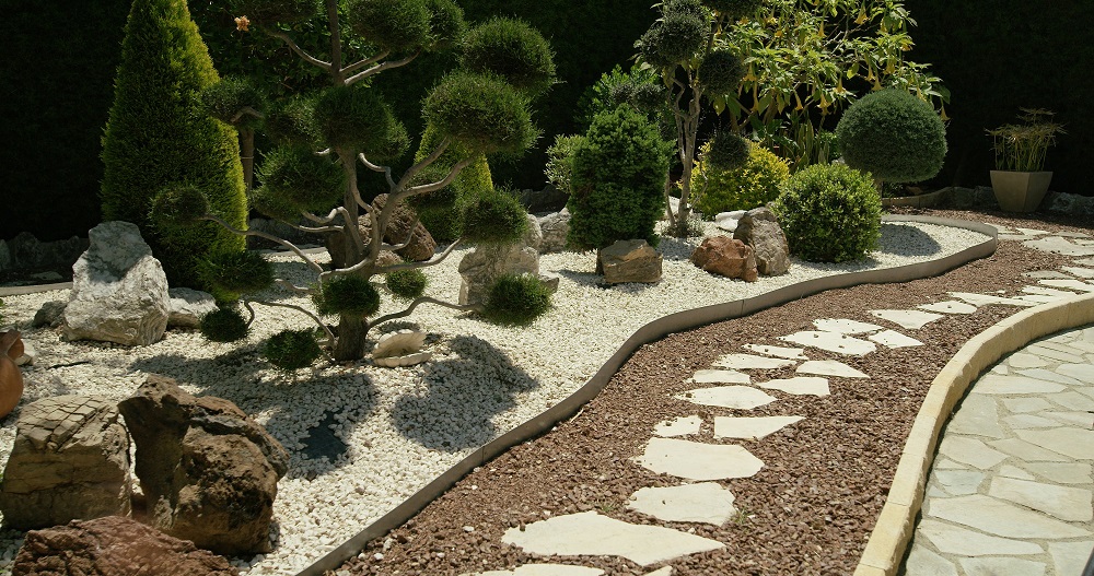 Make the garden renovation easy and simple by choosing products from PETRALAND!